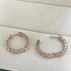 Pendientes de Aro con Diamantes Redondos de 2.33 Ct VS1 E-F, Creados en Laboratorio, Oro Amarillo de 14k - Product Image 4