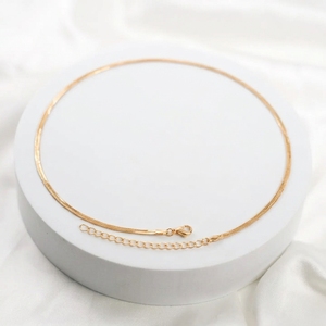 Chaîne de taille minimaliste plaquée or pour femme - Chaîne de taille en or pour femme |   Vente en gros de bijoux de corps pour festival Y2K - Product Image 1