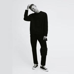 Sweat-shirt pull-over de luxe pour homme en molleton bouclette 100% coton, coupe oversize à épaules tombantes, col rond, avec logo personnalisé - Product Image 4