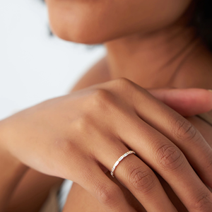 Anillo de Boda para Mujer de Oro Sólido de 14k con Diamantes Baguette Eternity de 0.64 CT, Anillo de Aniversario, Anillo Apilable de Fine Jewelry - Product Image 4