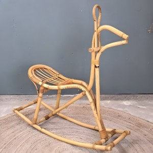 Silla mecedora de mimbre hecha a mano para bebés paseo interior en caballos mecedores al mejor precio - Product Image 1