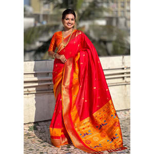 Sari en soie Paithani rouge Elite Weaves avec bordure en satin Muniya, vêtements indiens et pakistanais - Product Image 5