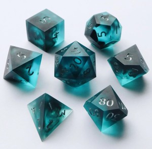 Ensemble de dés en résine, numéros polyédriques artistiques, faits à la main, design personnalisé pour jeux de société - Product Image 6