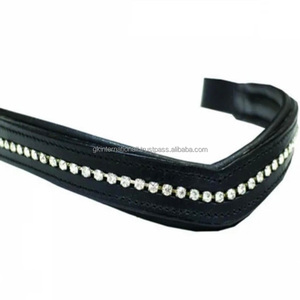 Cómoda y suave correa de frente para caballo en forma de V, de cuero inglés negro, acolchada, con una hilera de cristales de marca Diamante Bling. - Product Image 1