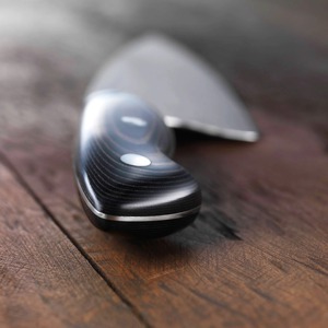 Cuchillo de Chef Artesanal Edge Master, Hoja de Acero de Damasco, Mango de Micarta, Funda de Cuero, Diseño Ambidiestro, Apto para Lavavajillas - Product Image 2