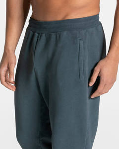 Ensemble de survêtement personnalisé pour femme en molleton épais, comprenant un sweat à capuche ample et un pantalon de jogging - Product Image 5