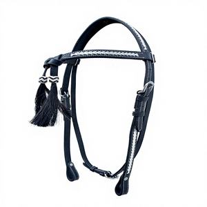 Têtière de boulangerie en cuir noir avec cuir brut naturel tressé à la main, nœuds de futurité équestres réglables et pompon en poils 572 - Product Image 1