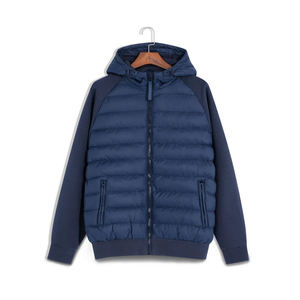 Chaqueta ligera de moda para hombre, chaqueta acolchada con capucha para hombre, chaqueta informal de invierno a prueba de viento con cremallera frontal, color sólido, relleno de poliéster. - Product Image 1