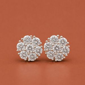 Boucles d'oreilles clous en moissanite florale en argent sterling 925, motif fleur en grappe - Product Image 2