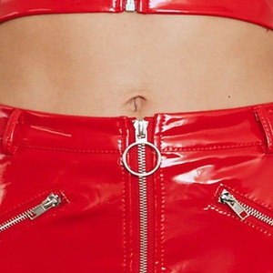 Jupes en cuir rouge de haute qualité pour femmes 2026 / Jupes courtes moulantes de haute qualité pour soirées et clubs - Product Image 2