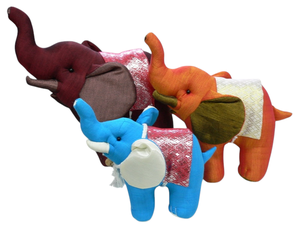 Porte-clés en peluche douce en forme d'éléphant, breloque pour sac à dos, décoration pour distributeur automatique, fabriqué en Thaïlande - Product Image 6