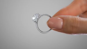 Anillo de compromiso, aniversario o boda, elegante y moderno, de oro de 14k/18k, con halo retorcido, diamante brillante cultivado en laboratorio, certificado IGI, estilo catedral. - Product Image 6