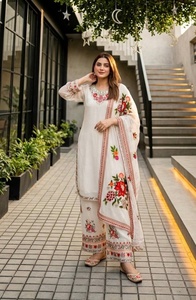 Ensemble Salwar Kameez pakistanais 3 pièces pour femme, blanc, brodé floral, infroissable, extensible, moderne, protection solaire, avec dupatta, pour soirée - Product Image 2