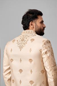 Ensemble de sherwani ethnique pour homme, couleur champagne, pour marié, mariage, festival, célébration, avec broderie artisanale et perles. - Product Image 2