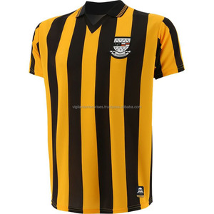 Maillot de football en polyester 100% Kit de football GAA Ensemble de style supérieur Conception solide Service OEM disponible Vêtements de football - Product Image 1