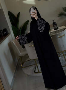 Abaya Negra de Manga Larga para Mujer, Estilo Modesto, Cuello Alto, Color Sólido, Corte Regular, Uso Diario, Oración del Eid, Estilo de Medio Oriente - Product Image 6