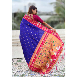 Sari en soie Paithani violet Zari tissé Rajhans, écharpes et châles traditionnels - Product Image 4