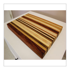 Planche à découper ronde en bois d'acacia écologique pour la cuisine, plateau de service en bois pour fromages et charcuteries, vente en gros - Product Image 4