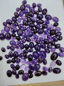 Hermoso cabujón de amatista natural, lote al por mayor, piedra de amatista por peso con diferentes formas y tamaños para la fabricación de joyas - Product Image 2