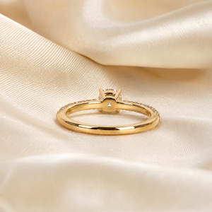 Anillo de Oro Amarillo de 10K con Diamantes Cultivados en Laboratorio en Corte Cojín y Pavé |   Anillo de Boda con Corte Cojín |   Elegante Regalo de Joyería para Aniversario de Bodas para Ella - Product Image 4