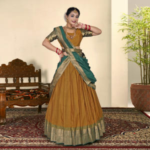 Lehenga Choli de Seda Banarasi con Bordado Zari, Estilo Tradicional, para Mujer, para Fiestas y Bodas, Largo hasta el Suelo, Gajiwala Export - Product Image 1