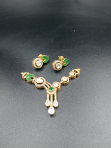 Juego de Collar con Colgante de Plata Chapado en Oro SM-695 de Amaira Jewels con Circonita Cúbica de Piedra Verde, Joyería Étnica de Compromiso para Mujer - Product Image 6