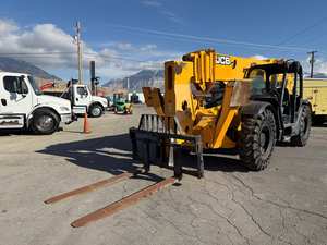 รถยกเทเลแฮนด์เลอร์ JCB รุ่น 512-56 / 512-26TC มือสอง ระยะเอื้อม 17 เมตร รับน้ำหนัก 5443 กิโลกรัม สำหรับทุกสภาพพื้นผิว  พร้อมง่ามยก 90 มม. ล้อไนลอน/PU/ยาง - Product Image 3