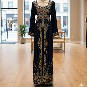 Caftán Azul Marino Royal Midnight: Exquisito Bordado de Filigrana Dorada y Detalle Intrincado de Cuentas para una Elegancia Nocturna de Lujo. - Product Image 1