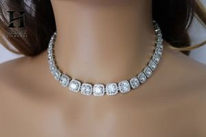 Collier ras du cou personnalisé en or blanc 18 carats avec diamant rond, diamant de laboratoire VVS taille coussin, halo, collier statement Riviera, bijoux de mariage - Product Image 4