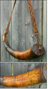 Flacon à poudre à canon en corne de buffle naturelle, style Viking, fait main, motif animal religieux, finition lisse et polie, personnalisable - Product Image 3