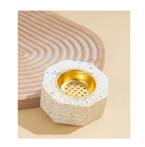 Quemador de Bakhoor de Resina de Alta Demanda, Ambientador Árabe, Fragancia para Uso Religioso, Hecho a Mano, Disponible para la Venta desde India - Product Image 1