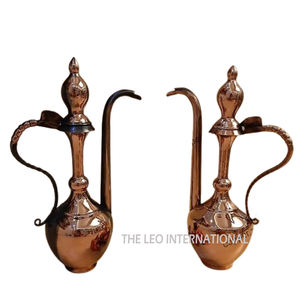 Accesorios para Bebidas de la Mejor Calidad, Jarra de Agua Personalizada, Juego de 2 Jarras de Cobre de Diseño, Más Vendidas - Product Image 1