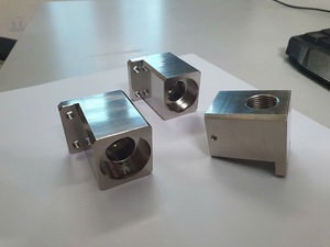 Custom CNC Machined Aluminum Shaft High Precision Aluminium Rod Industrial Mechanical Components Spare Parts 0.3kg Hanoi - Product Image 2
