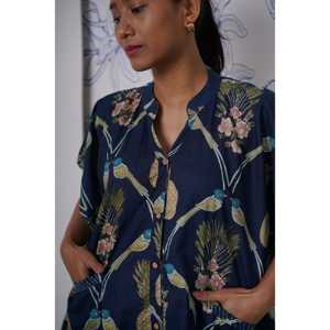 Camiseta Kaftan Love Birds para la playa con diseño único de motivos de aves - Product Image 2