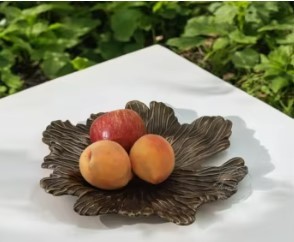 Plateau de service en acier inoxydable martelé avec bol à sauce, durable, sûr pour les aliments, élégant, pour fruits, apéritifs et traiteur - Product Image 4