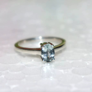 แหวนเงินแท้ 925 ชุบทองคำขาวประดับเพชรโมอิสซาไนต์ทรงแฟนซี ดีไซน์หนามเตยและช่องใส่เพชร สำหรับผู้หญิงและเด็ก เครื่องประดับแฟชั่นสวยหรู - Product Image 1