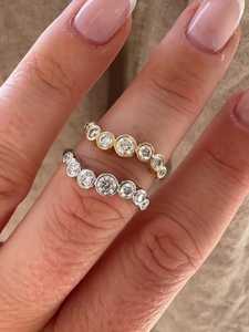 แหวนเพชรทรงกลมเพาะเลี้ยงในห้องปฏิบัติการ ขอบเพชรแบบ Bezel ทองคำแท้ 14K 18K น้ำหนัก 0.50 กะรัต แบบ Solitaire สำหรับผู้หญิง ราคาขายส่งจากโรงงาน - Product Image 5