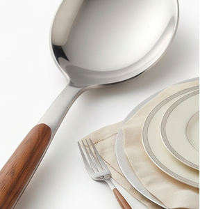 Juego de cubiertos minimalistas de acero inoxidable con mango de madera, acabado de alto brillo, apto para lavavajillas, para bodas y uso doméstico. - Product Image 2