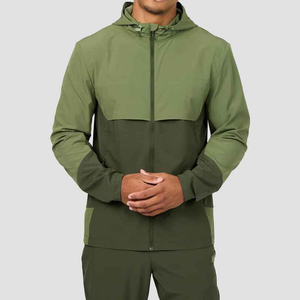 Ensemble de survêtement de course athlétique personnalisé pour homme – Haut à manches courtes réversible à séchage rapide et pantalon de jogging – Tenue de sport tendance - Product Image 3