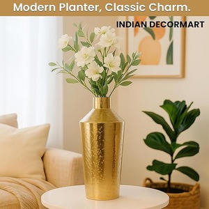 Florero Decorativo de Metal Contemporáneo para Mesa, Elegante Decoración de Interiores para Espacios Habitables - Product Image 1