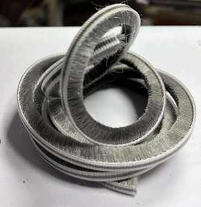Bande d'isolation en silicone souple pour cadre de porte, joint auto-adhésif pour fenêtre, protection contre la perte de chaleur, la poussière et l'humidité - Product Image 1