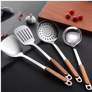 Utensilios de cocina de acero inoxidable con mango de madera: espátula, cucharón, colador, cuchara y cuchara de cocina - Product Image 1