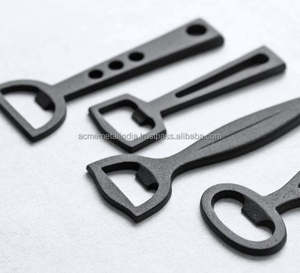 Abrebotellas con diseño de gato de oro rosa con accesorio de camarero moderno de calidad premium de resorte perfecto para bodas y eventos - Product Image 3