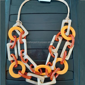 Collar de accesorios de tornillo multicolor con cuentas de resina de la mejor calidad para niñas y mujeres de la India de RF Crafts - Product Image 6