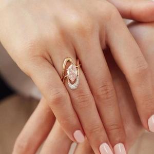 Bague Halo en Or Pur 18K Torsadée avec Coupe Marquise, Pierres Diamantées Naturelles et Pavé de Diamants Rose Intense Fantaisie, Collection Luxe Élégant - Product Image 5
