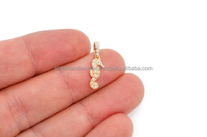 Collier tendance personnalisé avec pendentif petit hippocampe glacé en or 10K plaqué et diamant de laboratoire, breloques d'été pour enfants, pour les amoureux de l'océan - Product Image 6