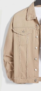 Veste en jean pour homme avec bordure brute, fermeture boutonnée, coupe ample, style décontracté - Product Image 4