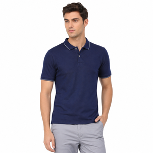 Polo homme tendance avec un design moderne, tissu doux, facile à porter, parfait pour le streetwear et les tenues quotidiennes, élégant et stylé. - Product Image 1