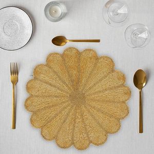 Grand dessous-de-plat décoratif en verre doré en forme de fleur pour cuisine, table à manger, maison et restaurant - Product Image 1