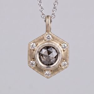 Collier pendentif hexagonal en diamant gris rose taillé sel et poivre de 1,5 carat, pendentif vintage Art Déco en or, pendentif géométrique halo - Product Image 2